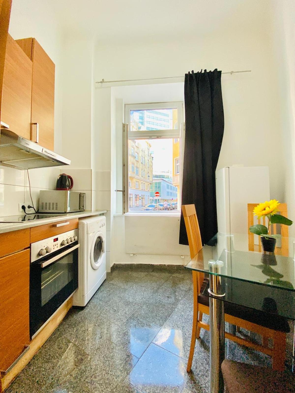 Astonishing 1 Bedroom Apt. Near Danube River เวียนนา ภายนอก รูปภาพ