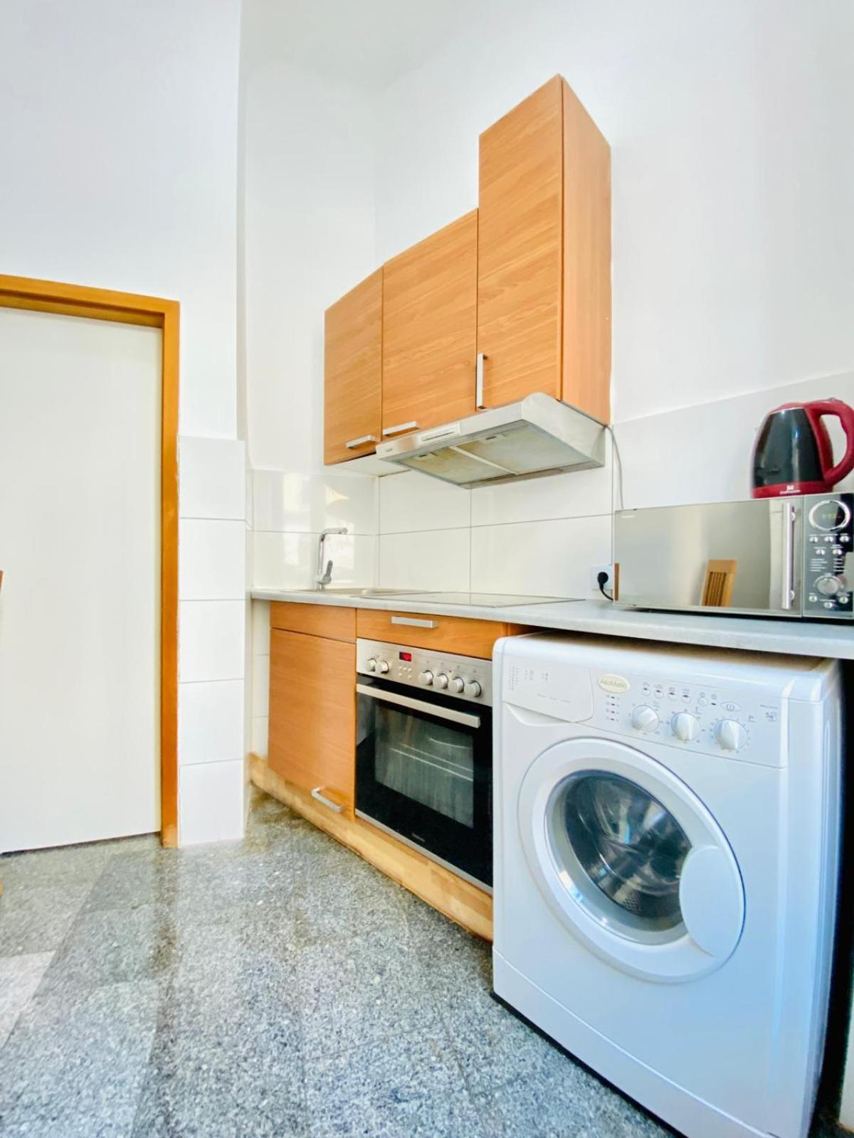 Astonishing 1 Bedroom Apt. Near Danube River เวียนนา ภายนอก รูปภาพ